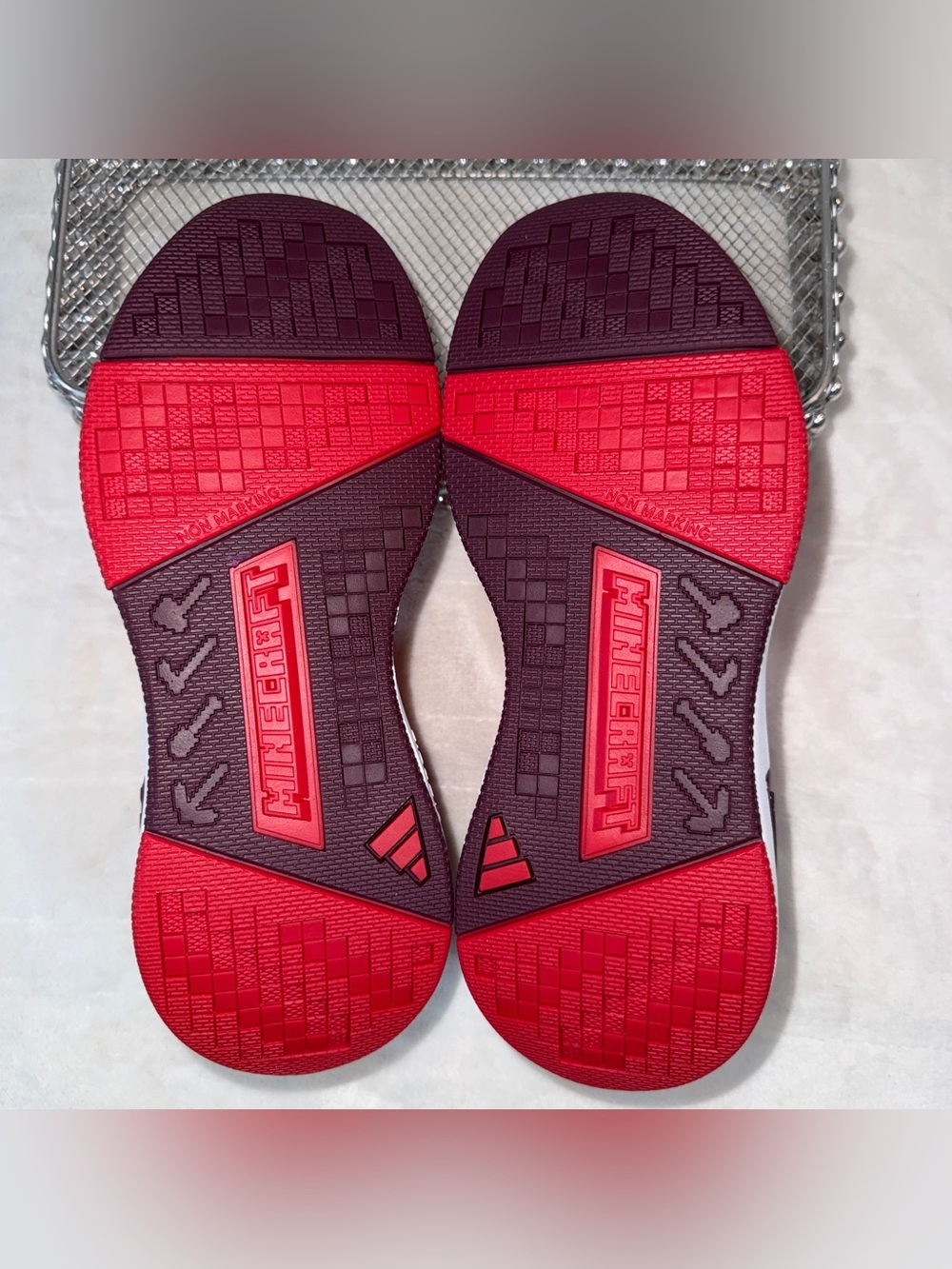 Adidas Kids 3.5Y Minecraft Red and Orange Cloudfoam Sneakers JR1968 nwt - Picture 9 of 14